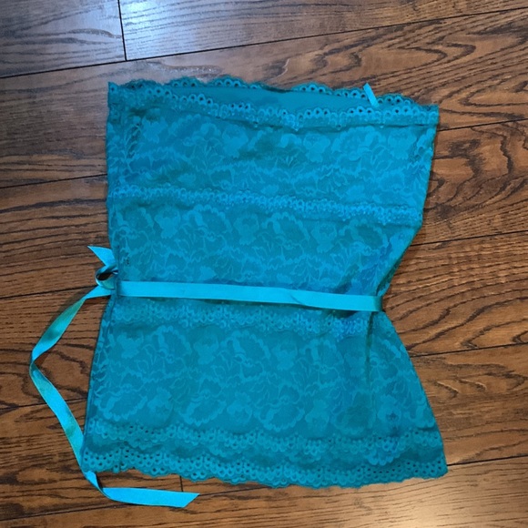 Aqua lace strapless top. - Picture 2 of 3